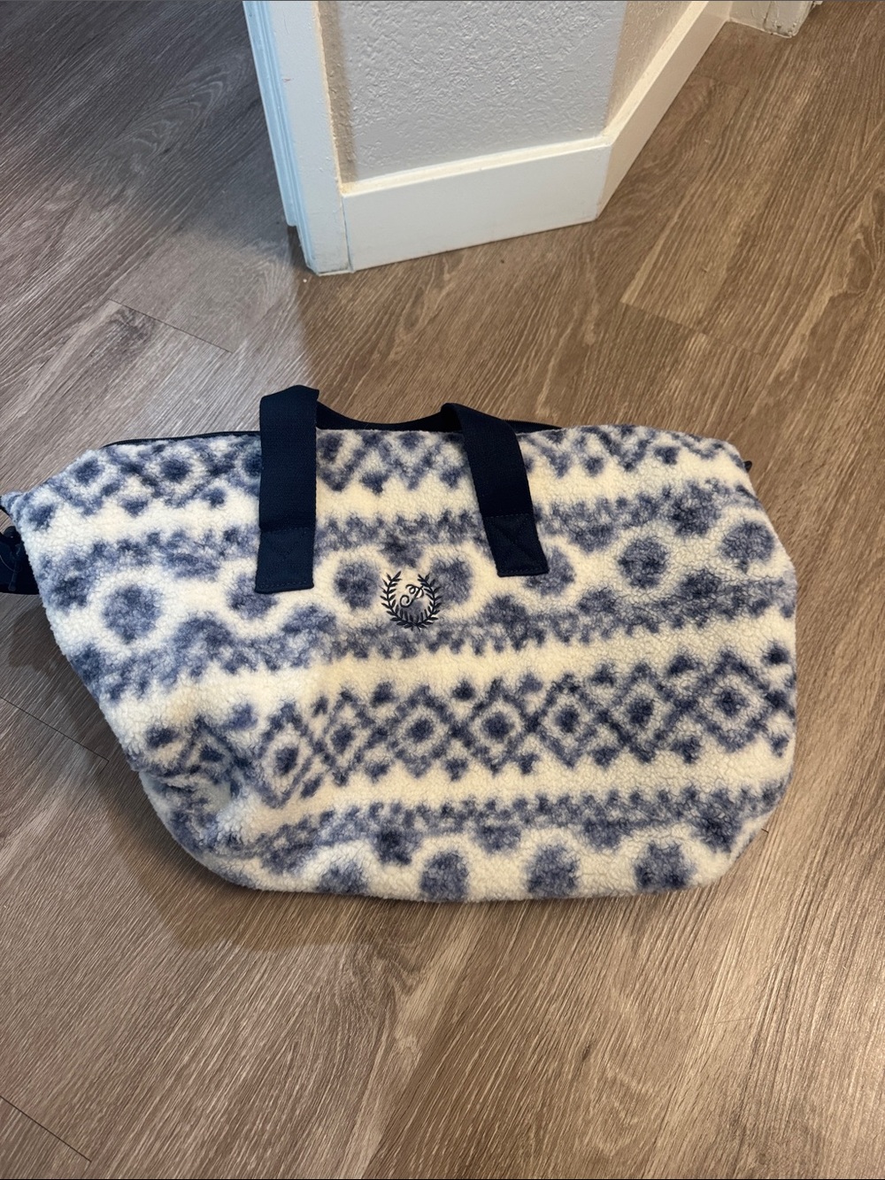 PINK Victoria's Secret Navy & White Patterned Fleece Tote